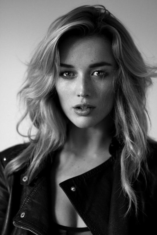 莎拉·杜蒙 Sarah Dumont