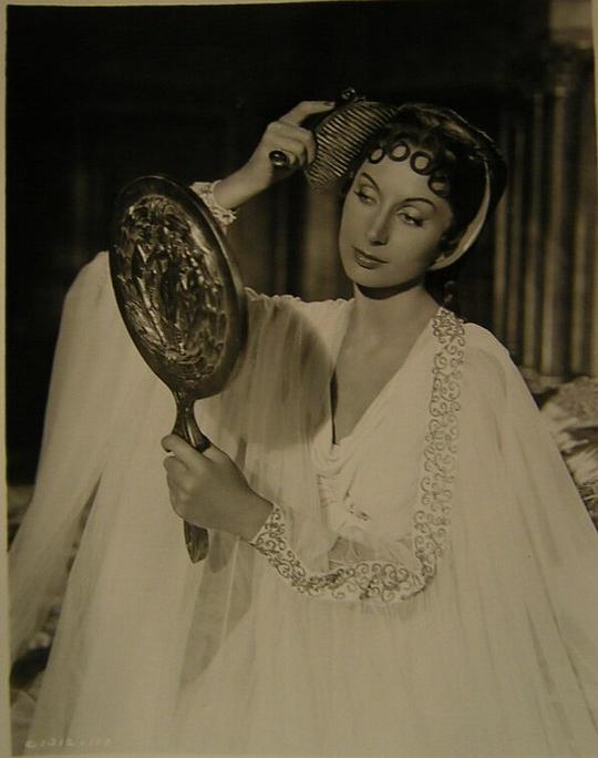 帕特里夏·拉芬 Patricia Laffan