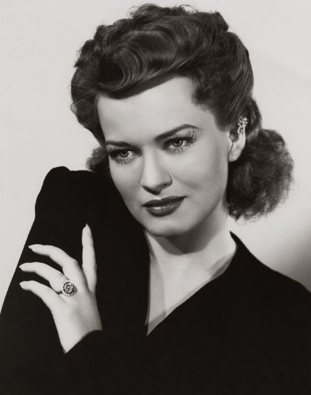 奥莎·马森 Osa Massen