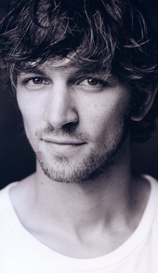 米希尔·赫伊斯曼 Michiel Huisman