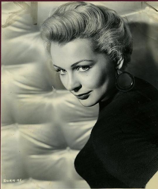 多洛雷丝·多恩 Dolores Dorn