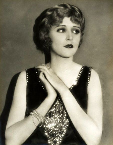 杰奎琳·加兹登 Jacqueline Gadsden