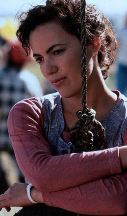 劳拉·哈灵顿 Laura Harrington