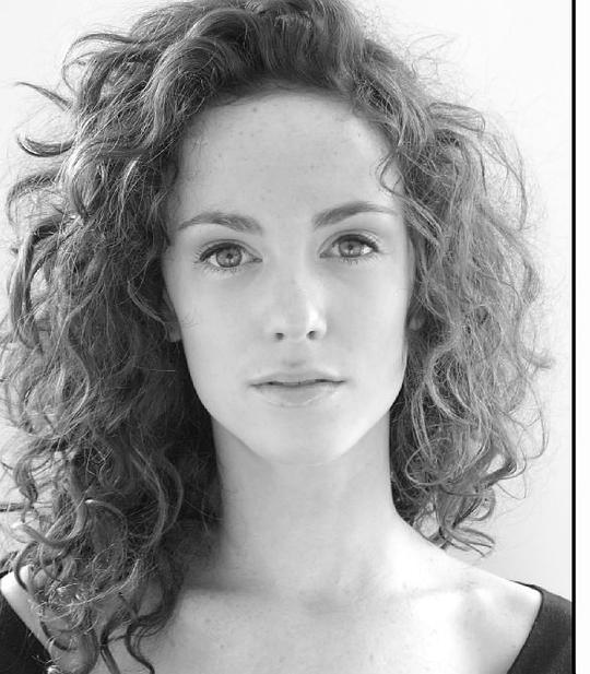艾米·曼森 Amy Manson