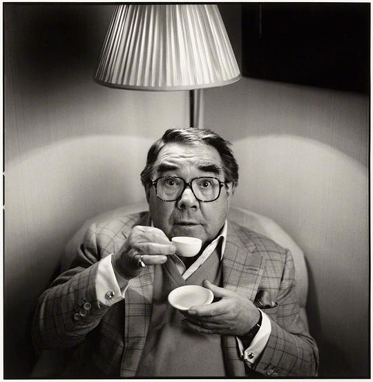罗恩尼·柯贝特 Ronnie Corbett