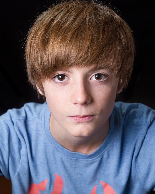 埃利奥特·斯佩勒-吉洛特 Elliot Speller-Gillott