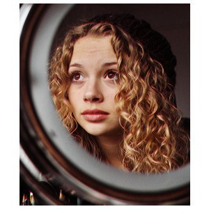 卡莉·霍普·弗莱彻 Carrie Hope Fletcher