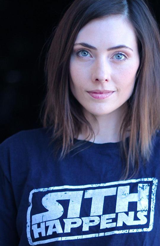 艾德丽安·威尔金森 Adrienne Wilkinson