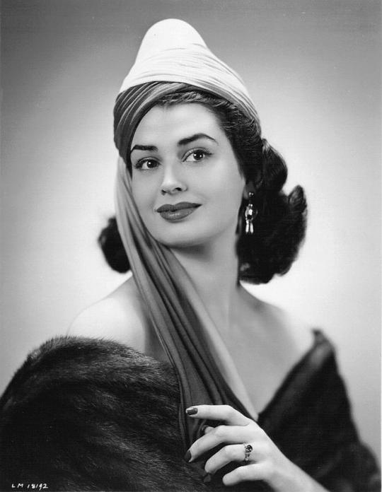 劳蕾特·鲁丝 Laurette Luez