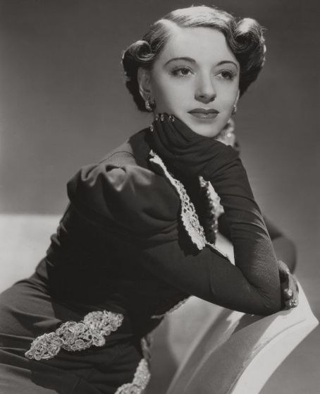 伊莲·巴里 Elaine Barrie
