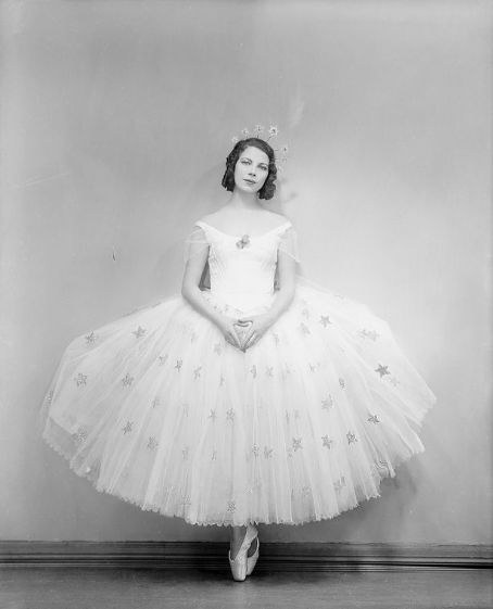 蒂莉·洛施 Tilly Losch
