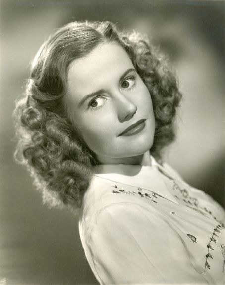 乔伊丝·雷诺兹 Joyce Reynolds