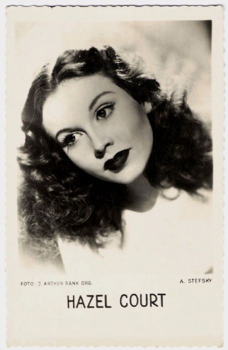 哈泽尔·考特 Hazel Court