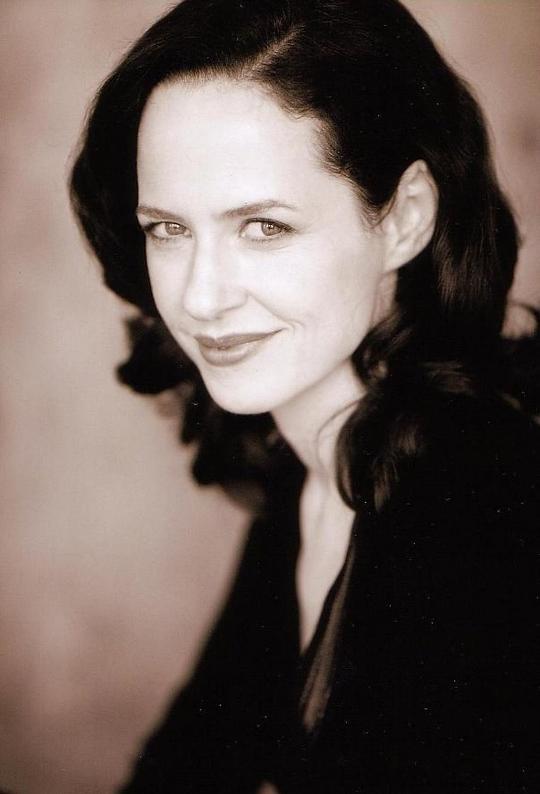 安娜·高尔文 Anna Galvin