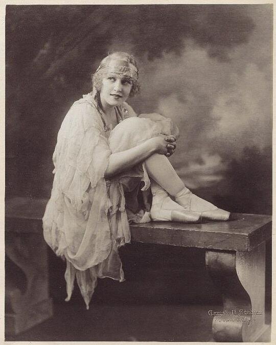 玛丽·伊顿 Mary Eaton