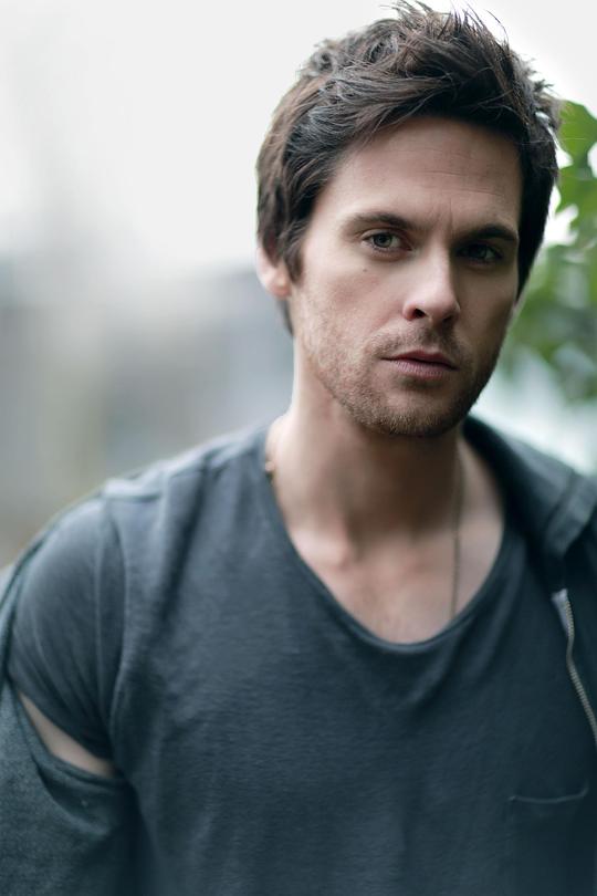 汤姆·莱利 Tom Riley