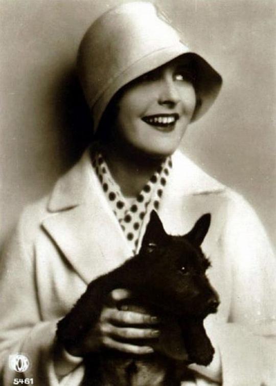 鲁伊·莫兰 Lois Moran