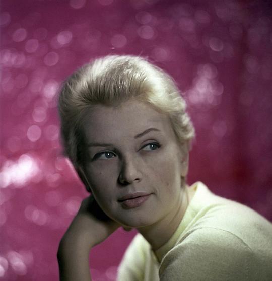 瓦莲京娜·季托娃 Valentina Titova