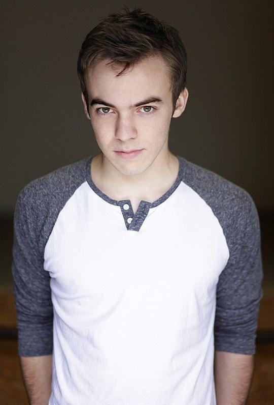 卡伦·普莱西 Connor Price