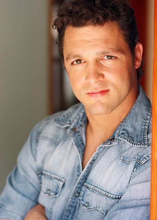 安东尼·莫利纳利 Anthony Molinari