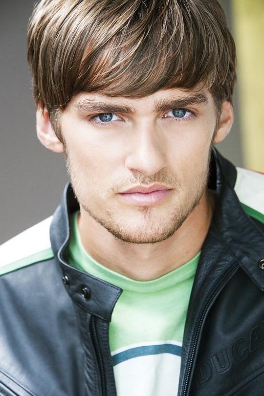 艾利克斯·哈特曼 Alex Heartman