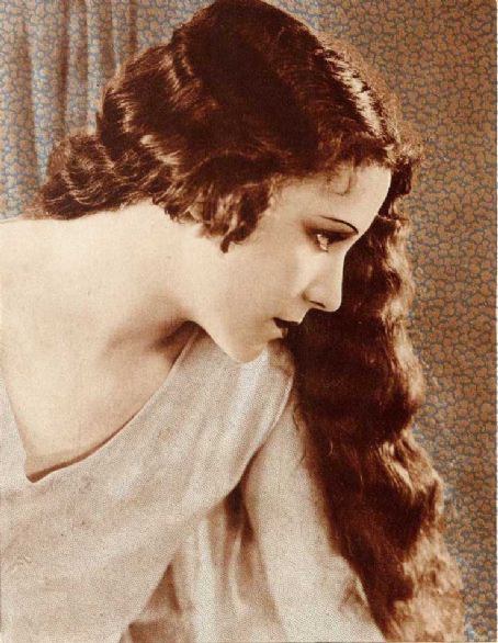 罗西塔·莫雷诺 Rosita Moreno