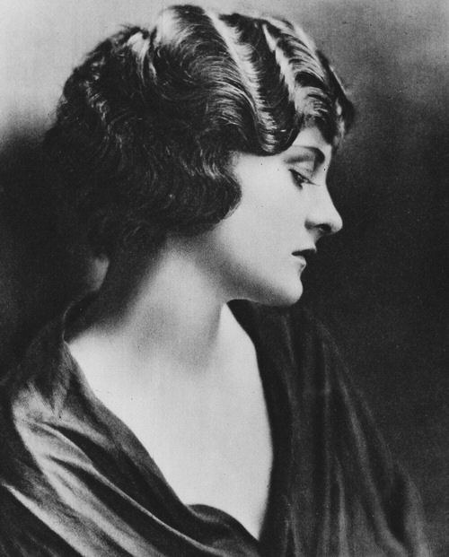 Sylvia Breamer Sylvia Breamer