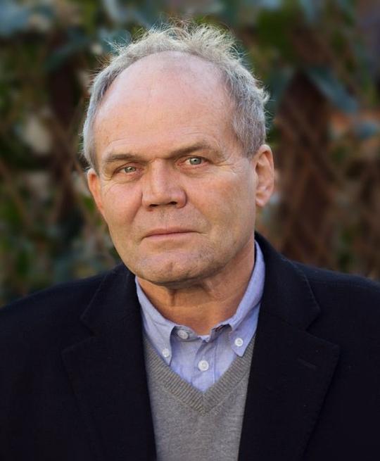 达·范·汉森德 Dan van Husen