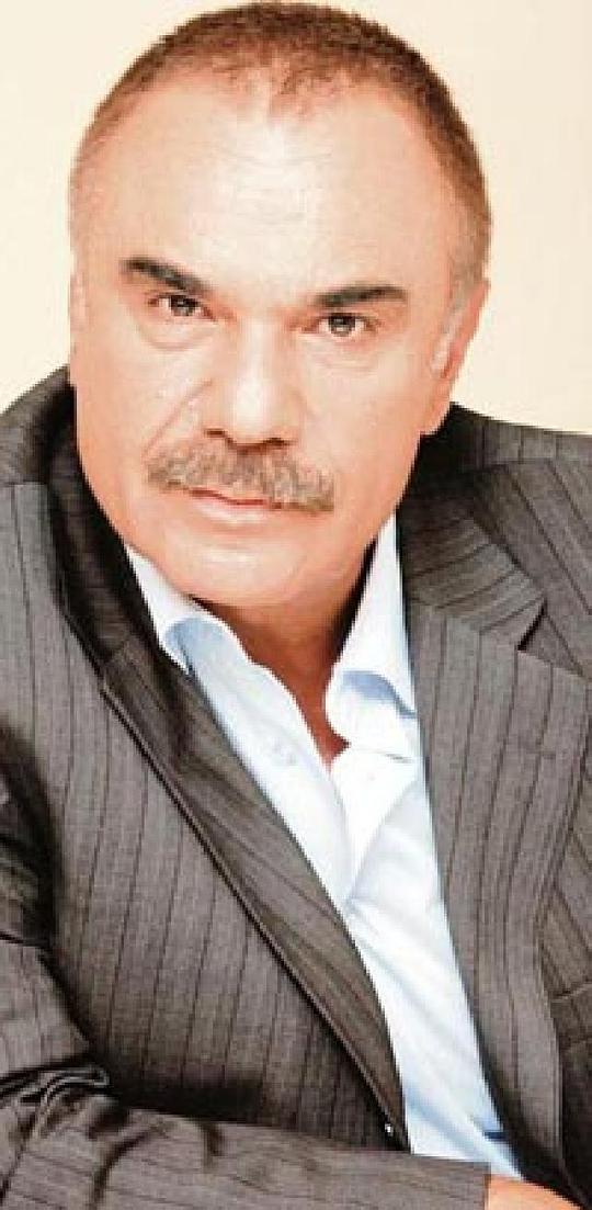 海里勒·耶尔根 Halil Ergün