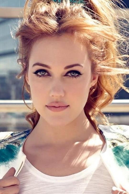 玛丽娅·乌扎里 Meryem Uzerli