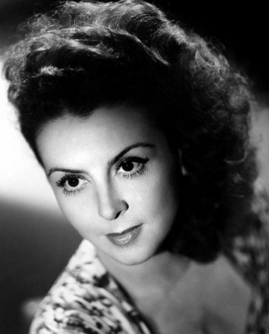 勒内·圣西尔 Renée Saint-Cyr