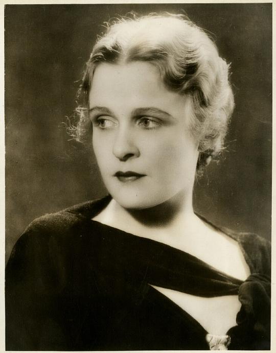 赛琳娜·罗伊尔 Selena Royle