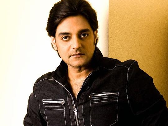 查尼德拉楚尔.辛 Chandrachur Singh
