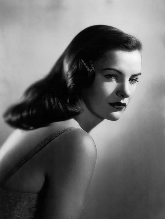埃拉·雷恩斯 Ella Raines
