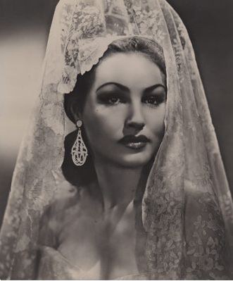 朱莉·纽玛 Julie Newmar