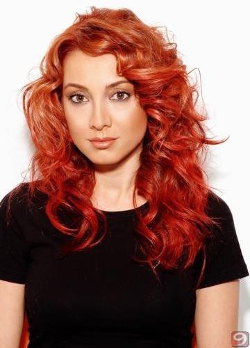 多伦阿依.索伊赛尔地 Dolunay Soysert