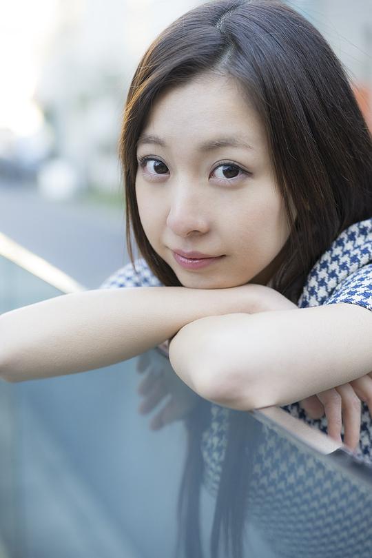 板野成美 Narumi Itano