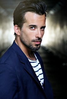 约书亚·利瑞 Joshua Leary