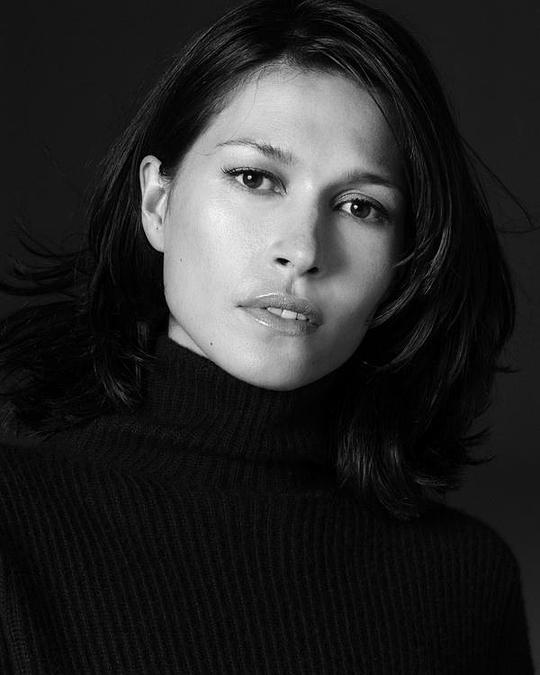 卡琳娜·隆巴德 Karina Lombard