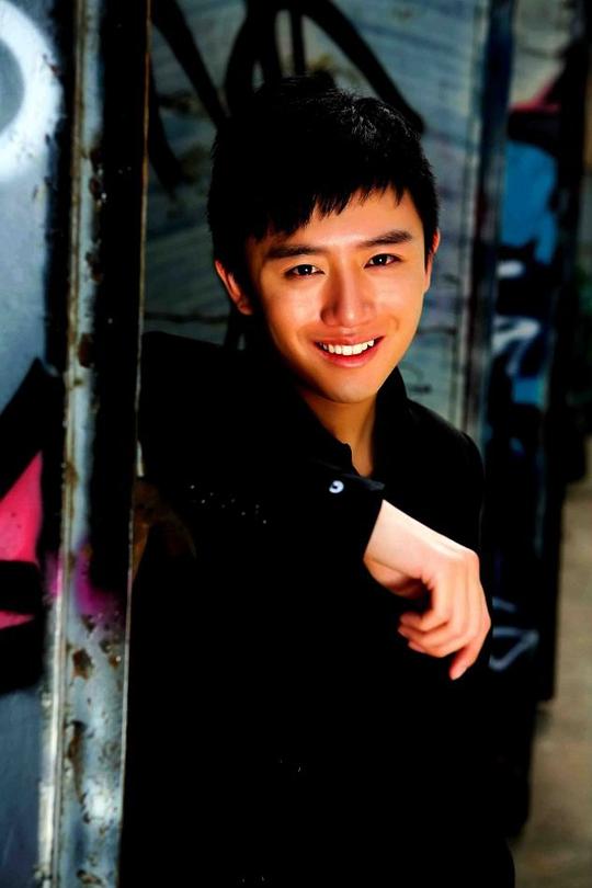 杨珑 Long Yang