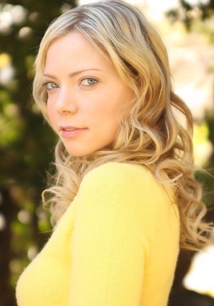 瑞琪·琳德赫姆 Riki Lindhome