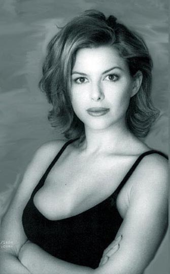 卡瑞·伍尔 Kari Wuhrer