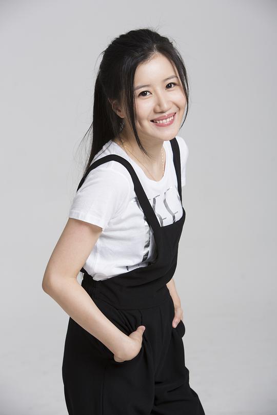 卢思佚 Siyi Lu