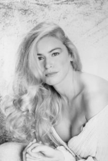 阿隆娜·肖 Alonna Shaw