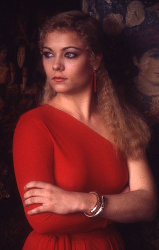 泰莉莎·拉塞尔 Theresa Russell