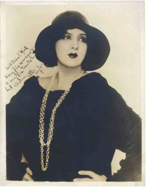 埃斯特尔·泰勒 Estelle Taylor