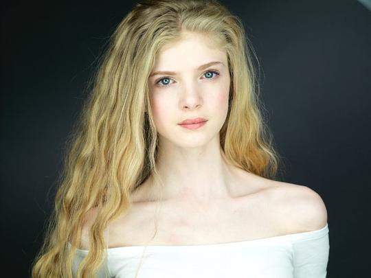 埃莱娜·康博里斯 Elena Kampouris