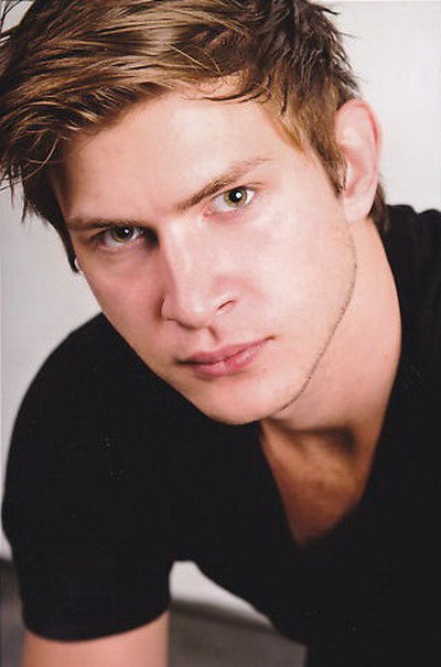 格雷斯顿·霍尔特 Greyston Holt