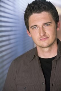 托比·莱昂纳德·摩尔 Toby Leonard Moore