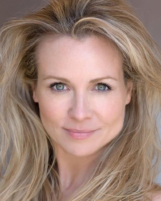 李美思 Ines Laimins